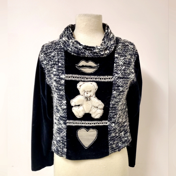 Cozy Cute Teddy Bear Sweater Black Cream - Picture 1 of 6